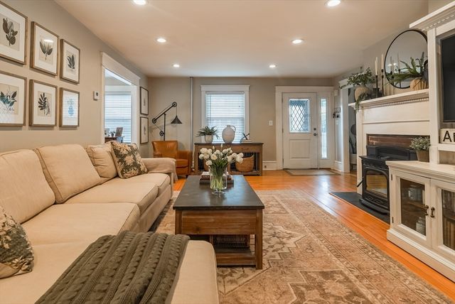 186 Westhill Ave, Somerset, MA 02726