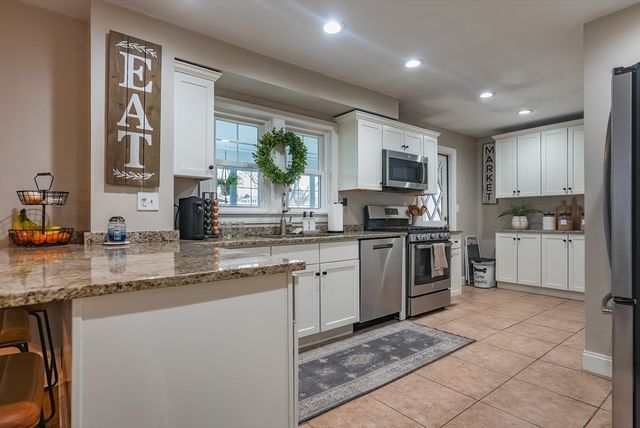 186 Westhill Ave, Somerset, MA 02726