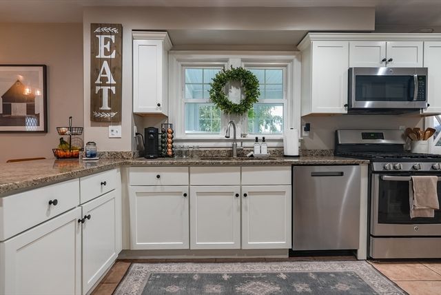 186 Westhill Ave, Somerset, MA 02726