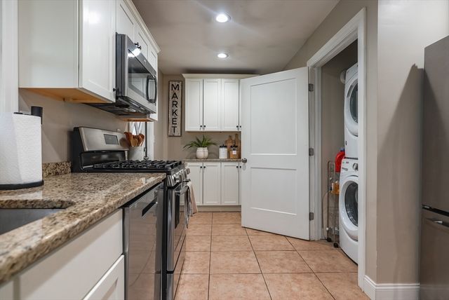 186 Westhill Ave, Somerset, MA 02726