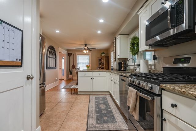 186 Westhill Ave, Somerset, MA 02726