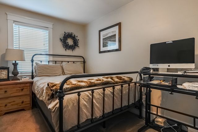 186 Westhill Ave, Somerset, MA 02726