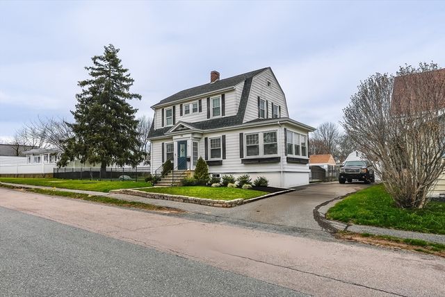 186 Westhill Ave, Somerset, MA 02726
