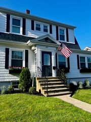 186 Westhill Ave, Somerset, MA 02726