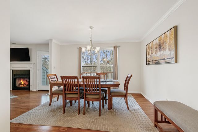 3913 WOODS EDGE RD, Columbia, MO 65203