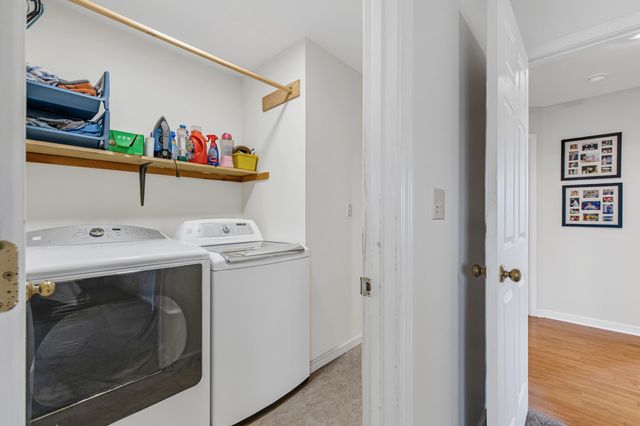 3913 WOODS EDGE RD, Columbia, MO 65203