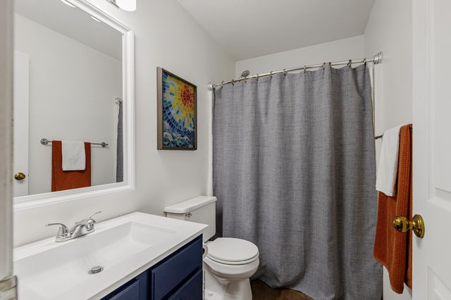 3913 WOODS EDGE RD, Columbia, MO 65203