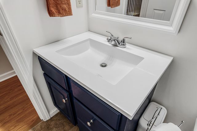 3913 WOODS EDGE RD, Columbia, MO 65203