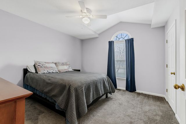 3913 WOODS EDGE RD, Columbia, MO 65203