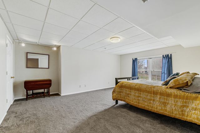 3913 WOODS EDGE RD, Columbia, MO 65203