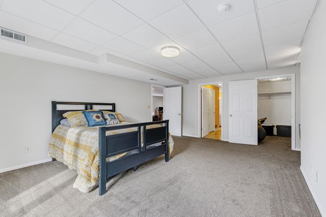 3913 WOODS EDGE RD, Columbia, MO 65203