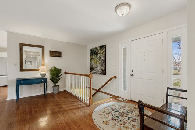 3913 WOODS EDGE RD, Columbia, MO 65203