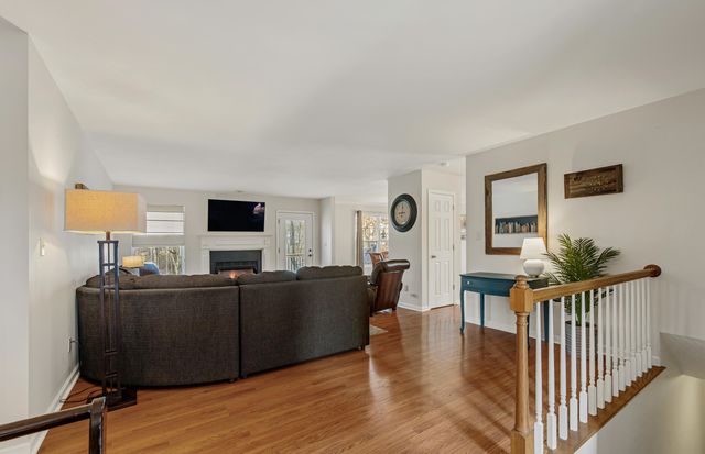 3913 WOODS EDGE RD, Columbia, MO 65203