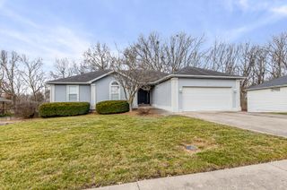 3913 WOODS EDGE RD, Columbia, MO 65203