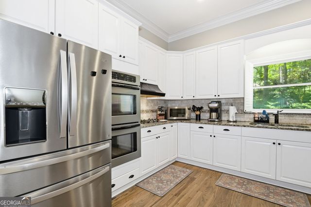130 Farm Hill Circle, Roswell, GA 30075