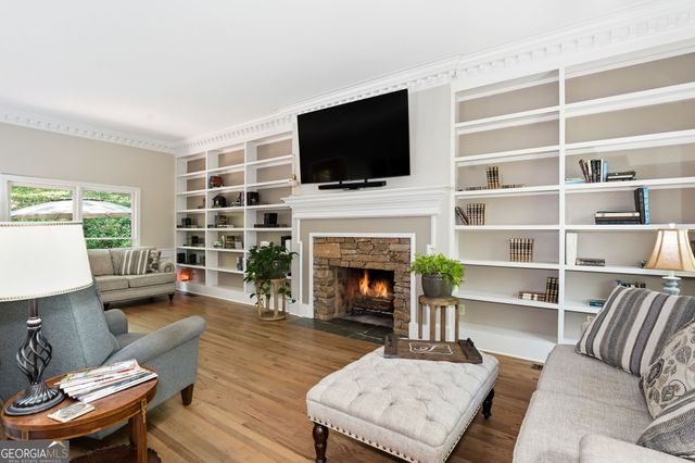 130 Farm Hill Circle, Roswell, GA 30075