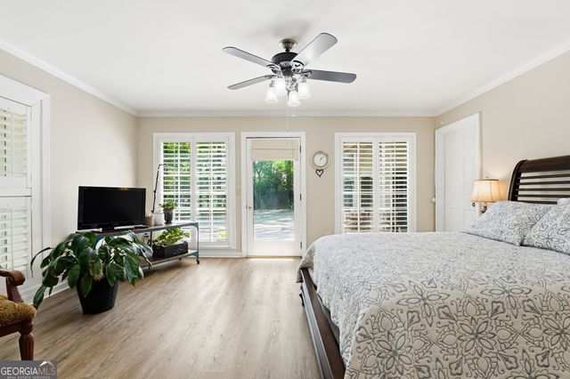 130 Farm Hill Circle, Roswell, GA 30075
