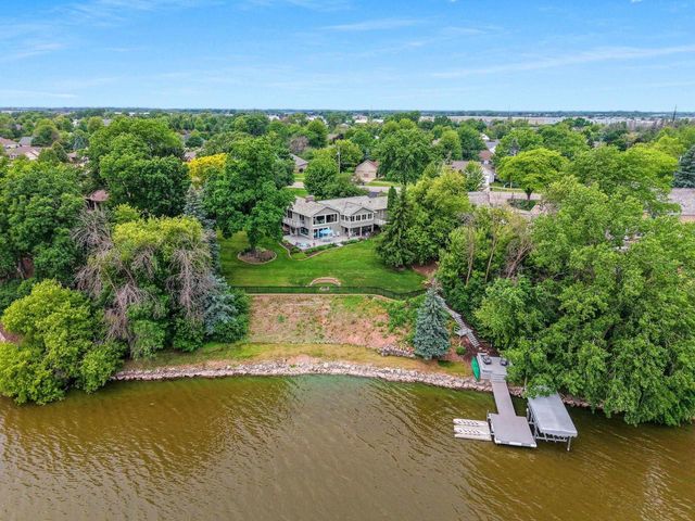 2281 LOST DAUPHIN ROAD, De Pere, WI 54115