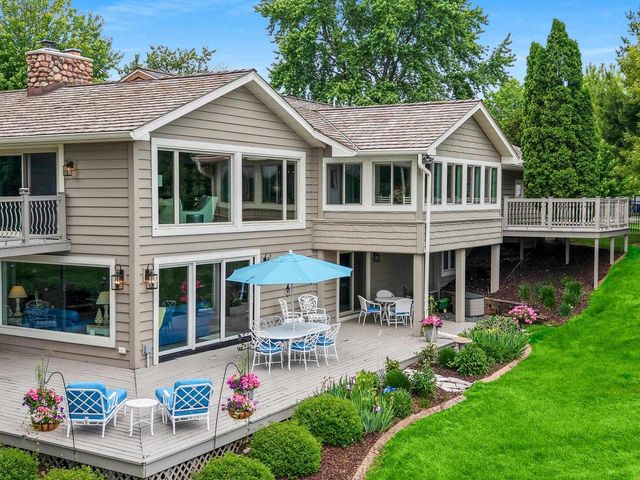 2281 LOST DAUPHIN ROAD, De Pere, WI 54115