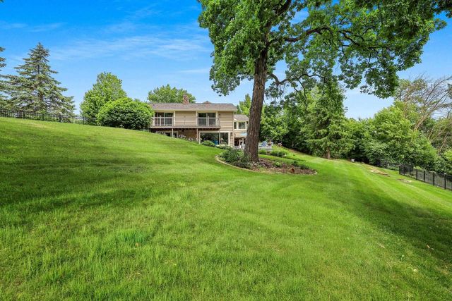 2281 LOST DAUPHIN ROAD, De Pere, WI 54115