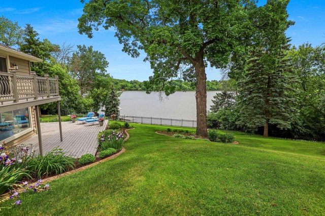 2281 LOST DAUPHIN ROAD, De Pere, WI 54115