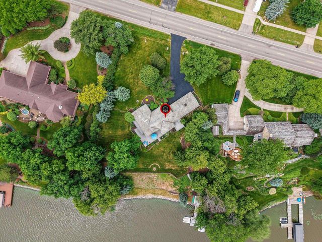 2281 LOST DAUPHIN ROAD, De Pere, WI 54115