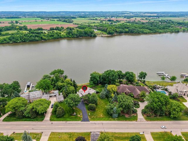 2281 LOST DAUPHIN ROAD, De Pere, WI 54115