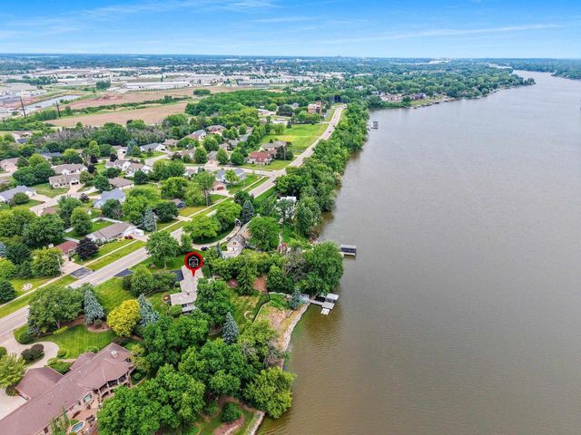 2281 LOST DAUPHIN ROAD, De Pere, WI 54115