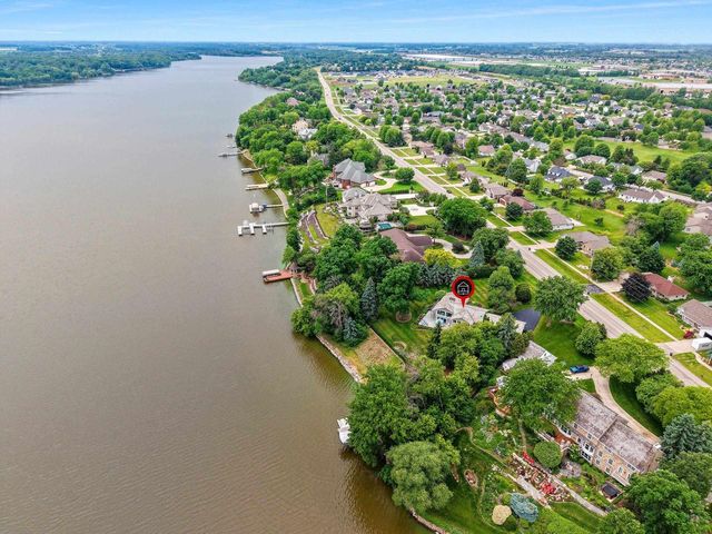 2281 LOST DAUPHIN ROAD, De Pere, WI 54115