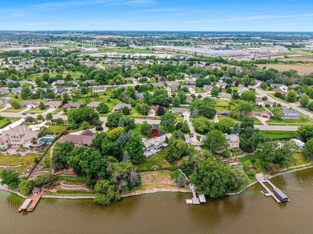 2281 LOST DAUPHIN ROAD, De Pere, WI 54115