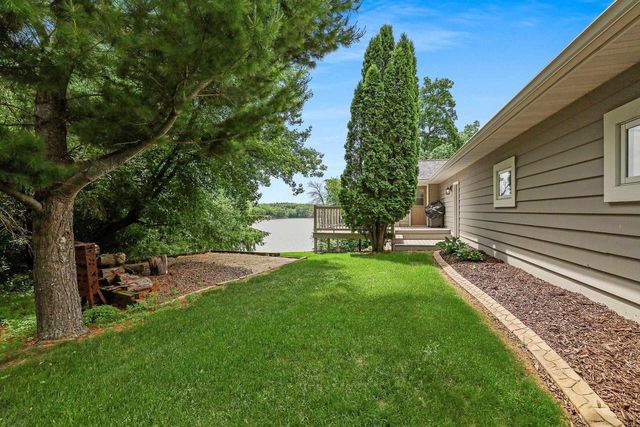 2281 LOST DAUPHIN ROAD, De Pere, WI 54115