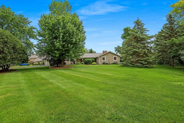 2281 LOST DAUPHIN ROAD, De Pere, WI 54115