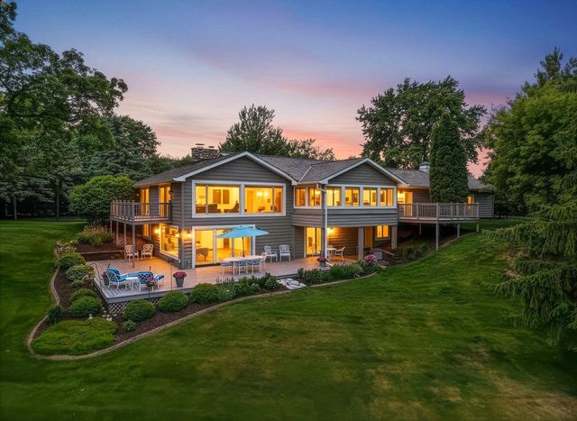 2281 LOST DAUPHIN ROAD, De Pere, WI 54115