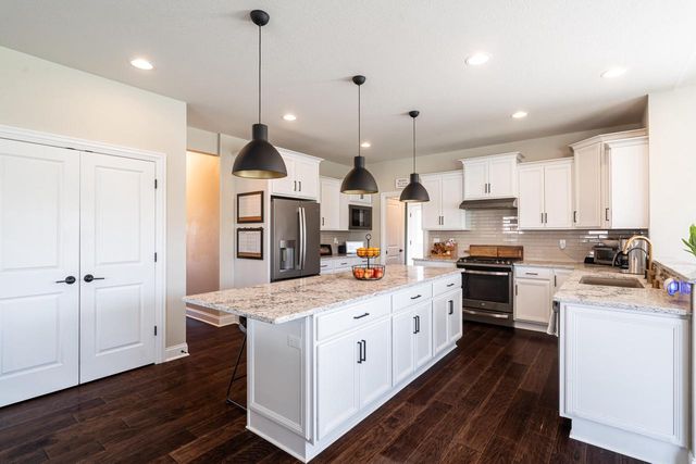 W223N4515 Boxleaf LANE, Pewaukee, WI 53072