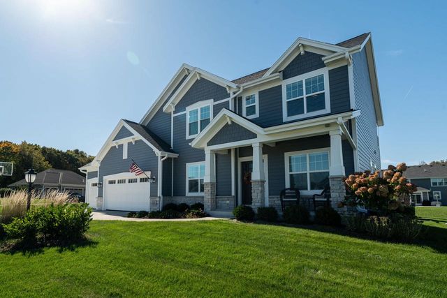 W223N4515 Boxleaf LANE, Pewaukee, WI 53072