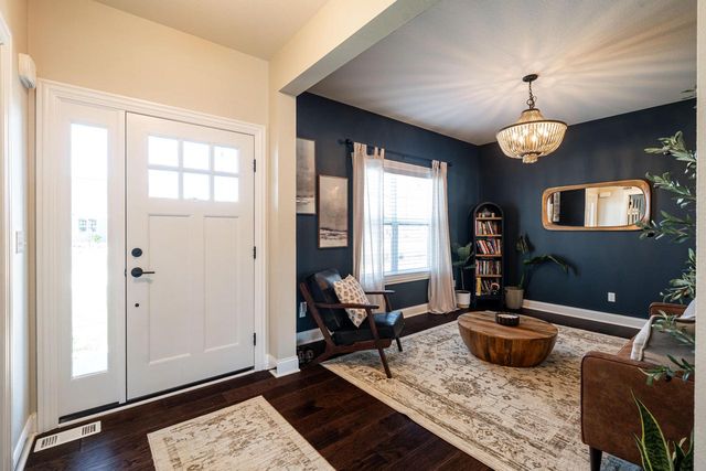 W223N4515 Boxleaf LANE, Pewaukee, WI 53072