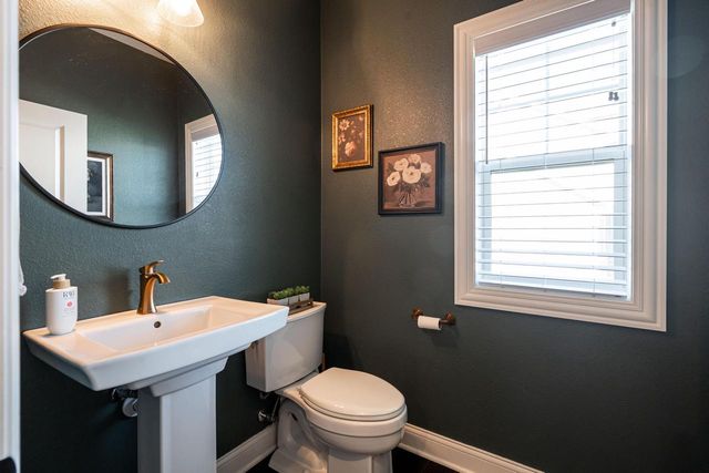 W223N4515 Boxleaf LANE, Pewaukee, WI 53072