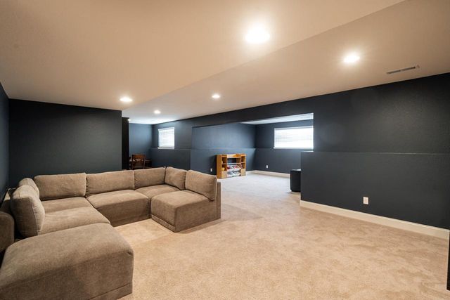 W223N4515 Boxleaf LANE, Pewaukee, WI 53072