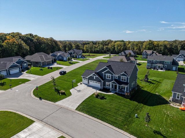 W223N4515 Boxleaf LANE, Pewaukee, WI 53072