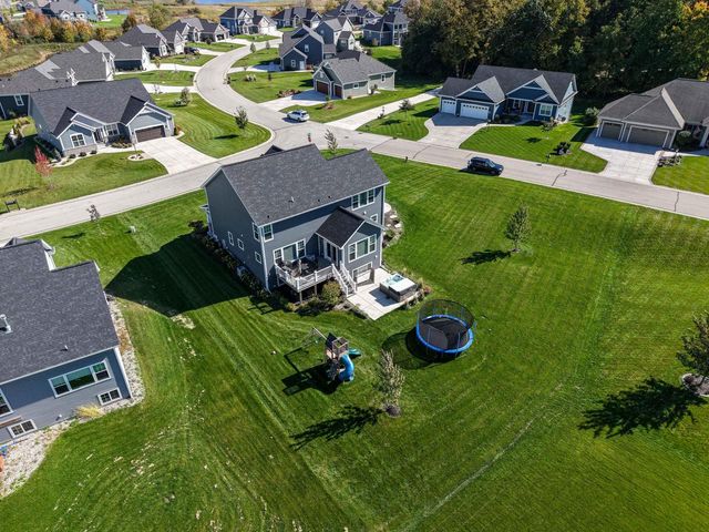 W223N4515 Boxleaf LANE, Pewaukee, WI 53072