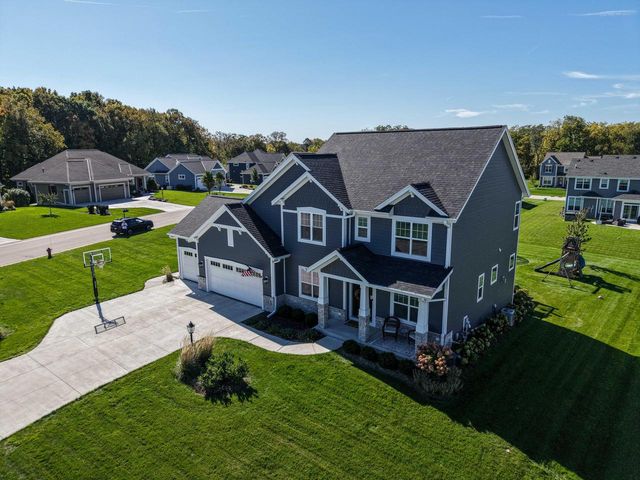 W223N4515 Boxleaf LANE, Pewaukee, WI 53072