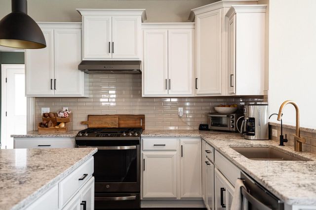 W223N4515 Boxleaf LANE, Pewaukee, WI 53072