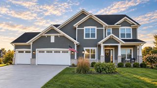 W223N4515 Boxleaf LANE, Pewaukee, WI 53072