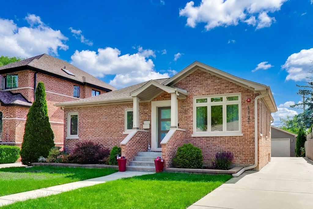 1721 S CUMBERLAND Avenue, Park Ridge, IL 60068