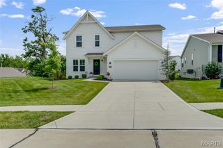 216 Old Moray Place, St Charles, MO 63301