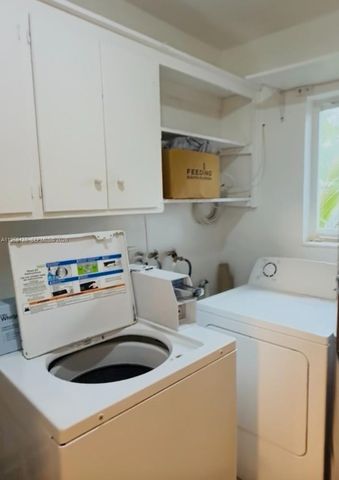 905 NE 7th St 0, Hallandale Beach, FL 33009