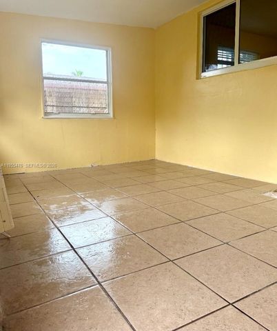 905 NE 7th St 0, Hallandale Beach, FL 33009