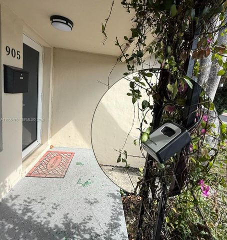 905 NE 7th St 0, Hallandale Beach, FL 33009