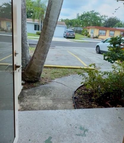 905 NE 7th St 0, Hallandale Beach, FL 33009