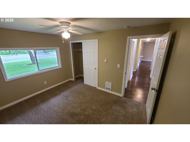 1022 K St, Washougal, WA 98671